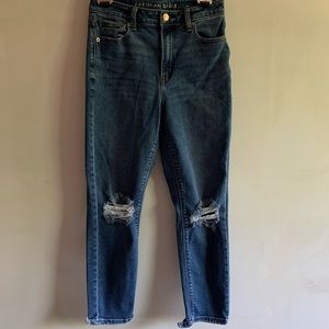American Eagle High Waisted Ripped Mom Jeans-short